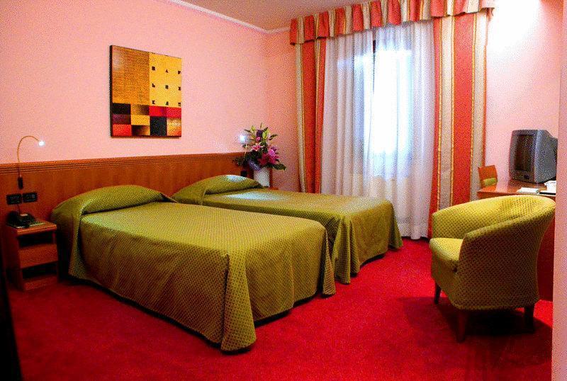 Hotel Prata Verde Prata Di Pordenone Buitenkant foto